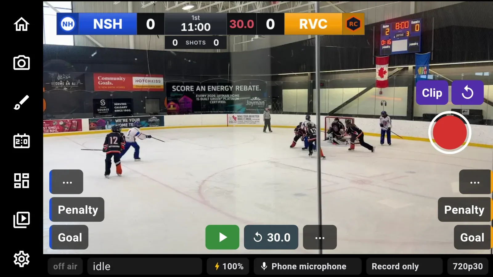 The camera screen in landscape: the column on the left, the scoreboard at the top, team stacks, Clip, replay and record on the right, and the status strip along the bottom